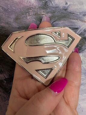 Belt buckle ~ PINK Supergirl/ Superman Logo Belt buckle. 
Solid Steel
Sooo Nice!